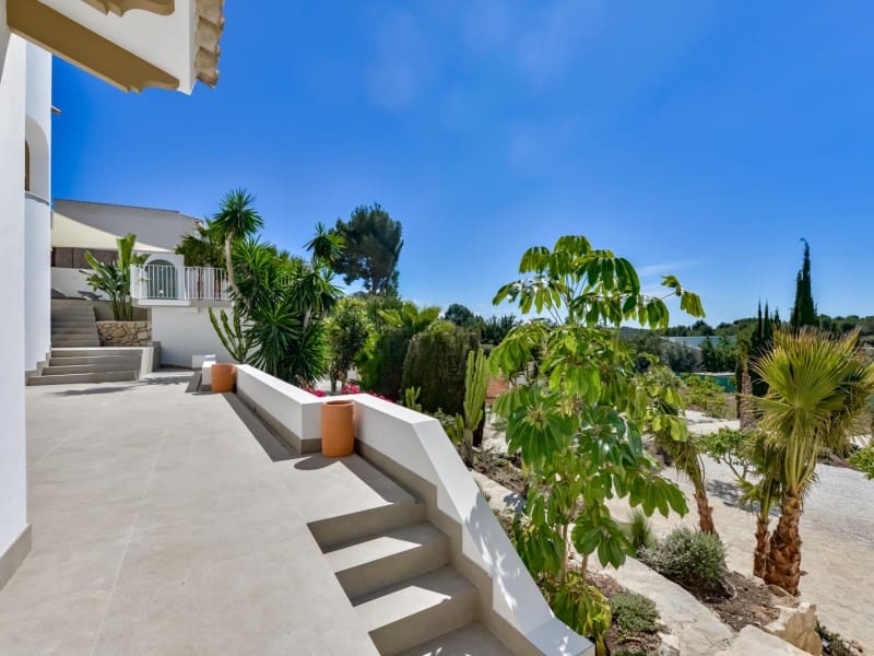 5 bedroom Villa for sale in Altea la Vella - € 1,495,000 (Ref: 8935365)