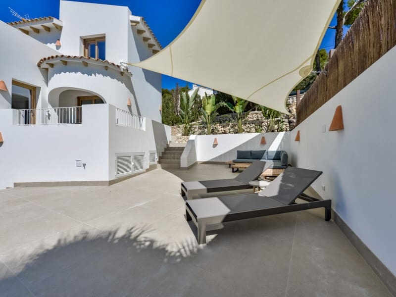 5 bedroom Villa for sale in Altea la Vella - € 1,495,000 (Ref: 8935365)