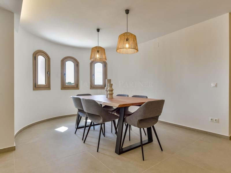 5 bedroom Villa for sale in Altea la Vella - € 1,495,000 (Ref: 8935365)