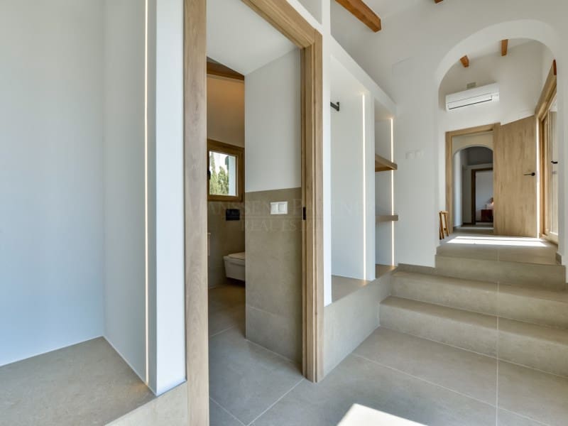 5 bedroom Villa for sale in Altea la Vella - € 1,495,000 (Ref: 8935365)