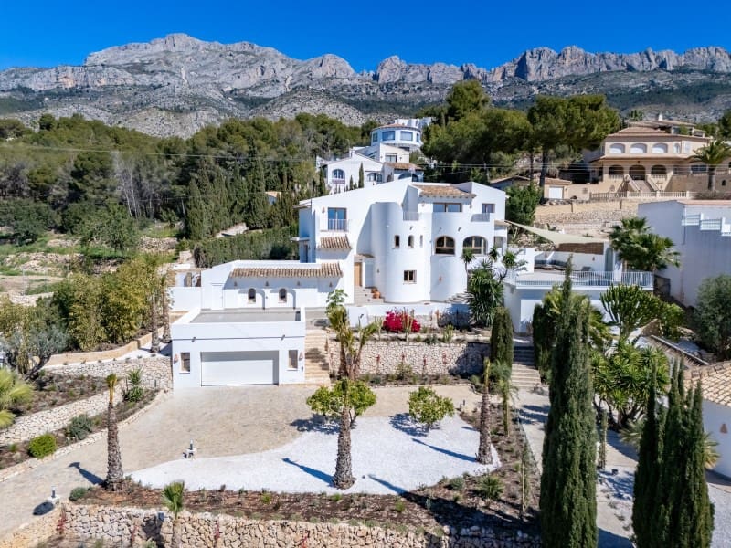 5 bedroom Villa for sale in Altea la Vella - € 1,495,000 (Ref: 8935365)