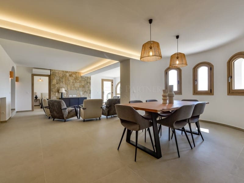 5 bedroom Villa for sale in Altea la Vella - € 1,495,000 (Ref: 8935365)