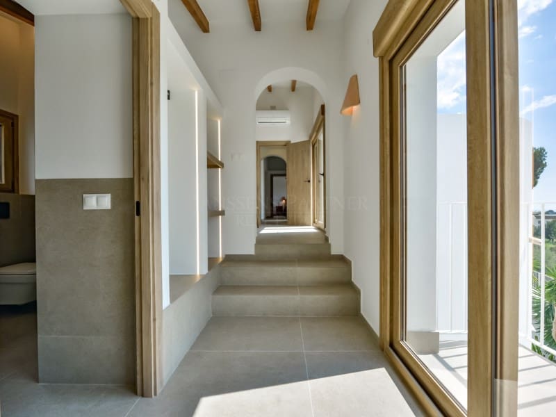 5 bedroom Villa for sale in Altea la Vella - € 1,495,000 (Ref: 8935365)