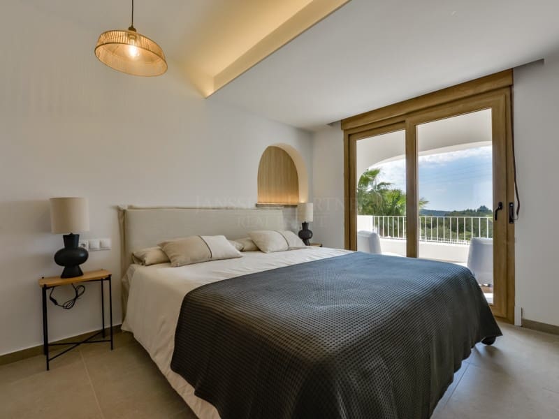 5 bedroom Villa for sale in Altea la Vella - € 1,495,000 (Ref: 8935365)