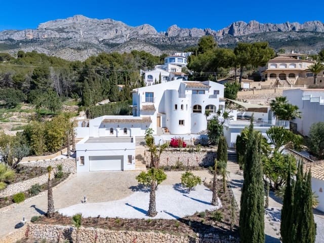 5 bedroom Villa for sale in Altea la Vella, Altea - € 1,495,000 (Ref: 8935365)