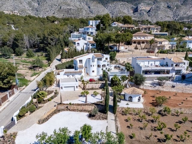 5 bedroom Villa for sale in Altea la Vella, Altea - € 1,495,000 (Ref: 8935365)