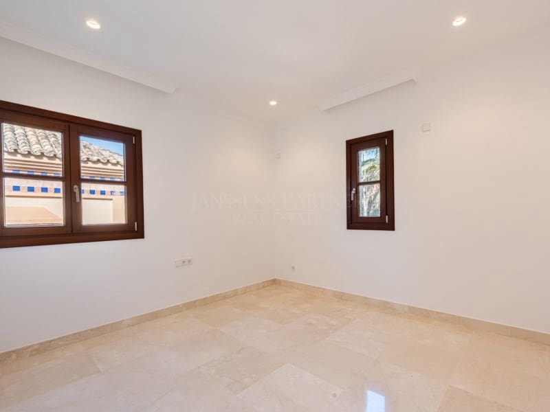 6 soveværelse Villa til salg i Golden Mile med swimmingpool - € 2.420.000 (Ref: 8935366)