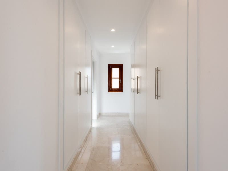 6 soveværelse Villa til salg i Golden Mile med swimmingpool - € 2.420.000 (Ref: 8935366)