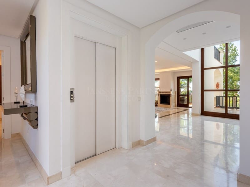 6 soveværelse Villa til salg i Golden Mile med swimmingpool - € 2.420.000 (Ref: 8935366)