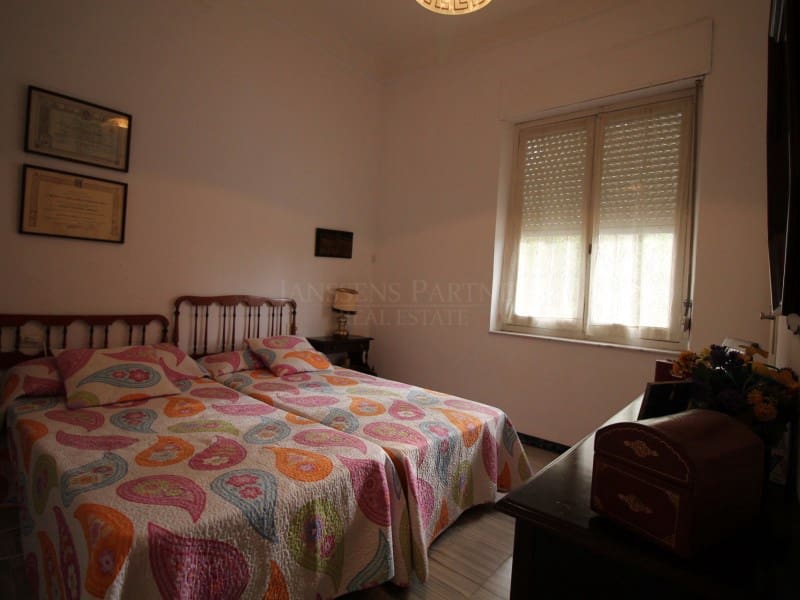 7 bedroom Villa for sale in Aspe - € 500,000 (Ref: 9005208)