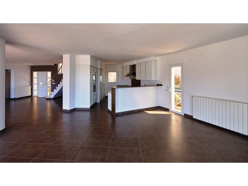 4 bedroom Villa for sale in Altea with garage - € 1,195,000 (Ref: 9049193)