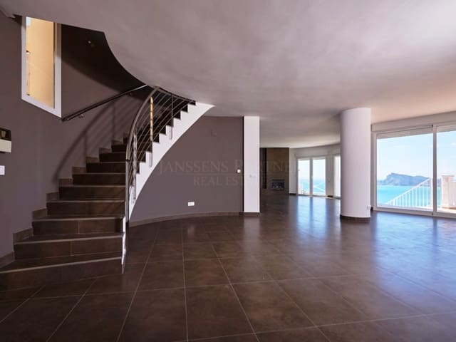 4 bedroom Villa for sale in Altea with garage - € 1,195,000 (Ref: 9049193)