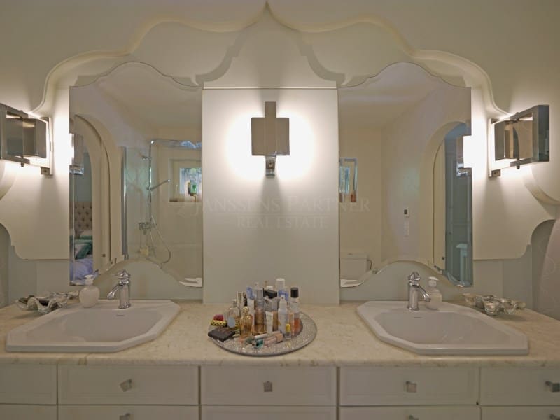 4 slaapkamer Villa te koop in Moraira met garage - € 5.850.000 (Ref: 9059832)