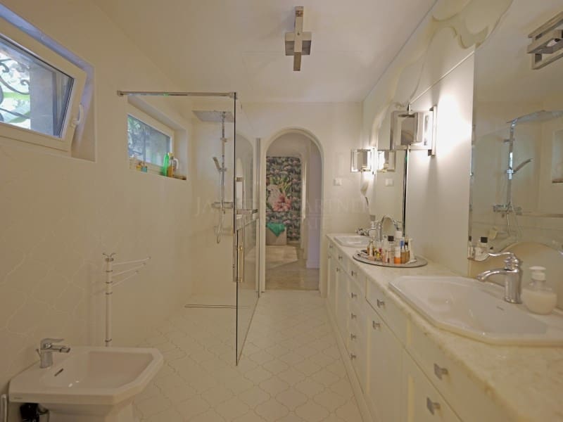 4 slaapkamer Villa te koop in Moraira met garage - € 5.850.000 (Ref: 9059832)