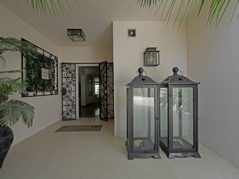 4 slaapkamer Villa te koop in Moraira met garage - € 5.850.000 (Ref: 9059832)