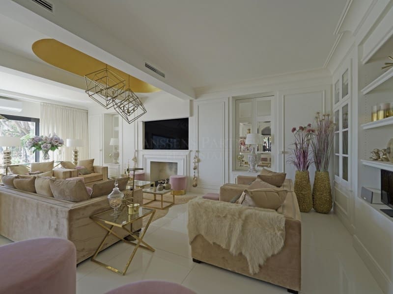 4 slaapkamer Villa te koop in Moraira met garage - € 5.850.000 (Ref: 9059832)