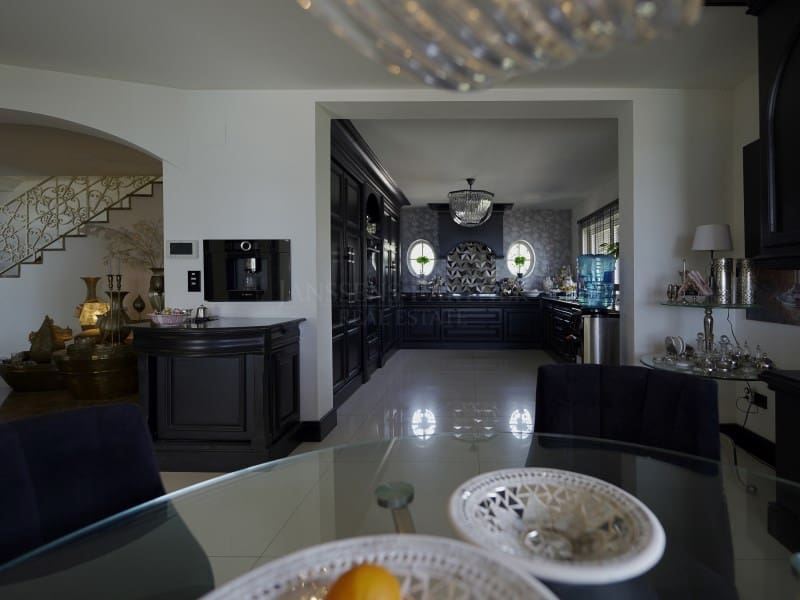 4 slaapkamer Villa te koop in Moraira met garage - € 5.850.000 (Ref: 9059832)