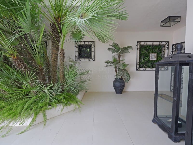 4 slaapkamer Villa te koop in Moraira met garage - € 5.850.000 (Ref: 9059832)