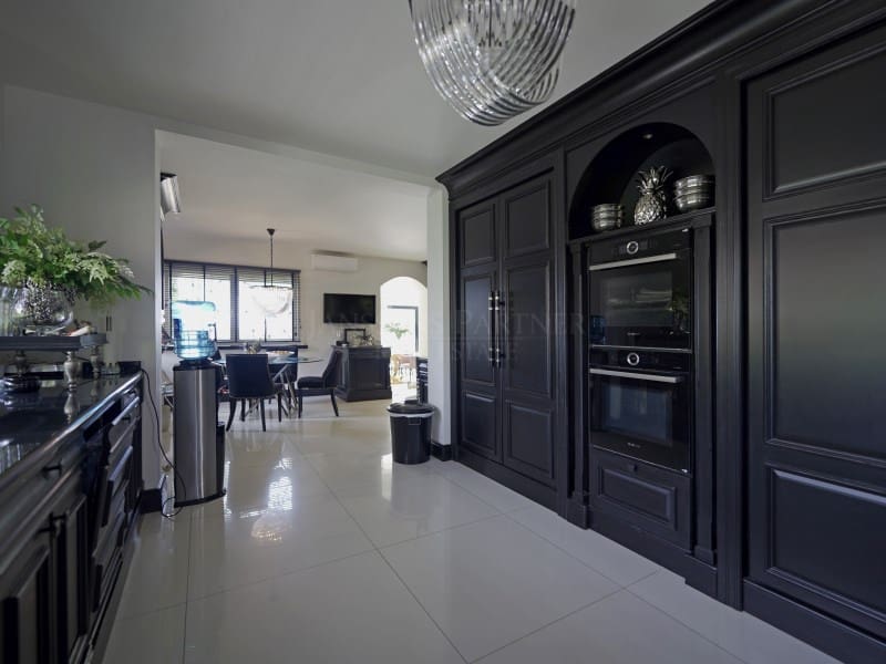 4 slaapkamer Villa te koop in Moraira met garage - € 5.850.000 (Ref: 9059832)