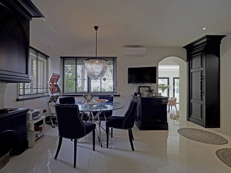 4 slaapkamer Villa te koop in Moraira met garage - € 5.850.000 (Ref: 9059832)