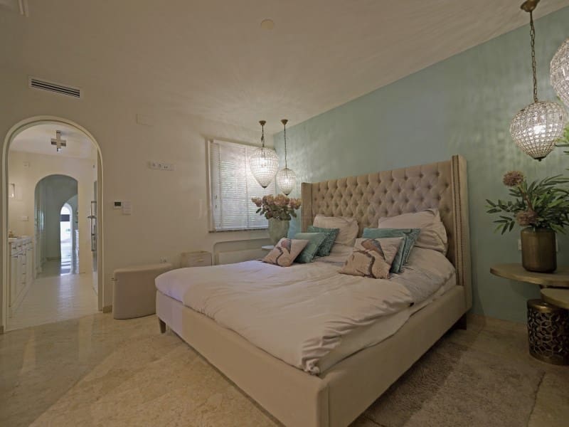 4 slaapkamer Villa te koop in Moraira met garage - € 5.850.000 (Ref: 9059832)