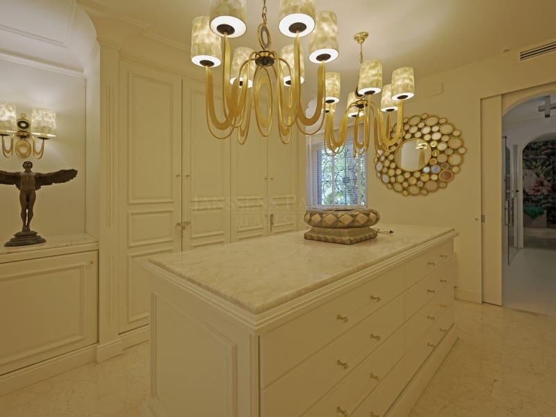 4 slaapkamer Villa te koop in Moraira met garage - € 5.850.000 (Ref: 9059832)