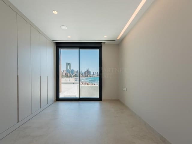 4 soverom Penthouse til salgs i Playa Poniente, Benidorm med svømmebasseng garasje - € 1 650 000 (Ref: 9078314)