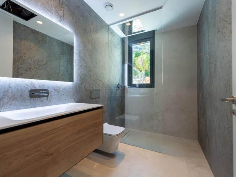 4 soverom Penthouse til salgs i Benidorm med svømmebasseng garasje - € 1 650 000 (Ref: 9078314)