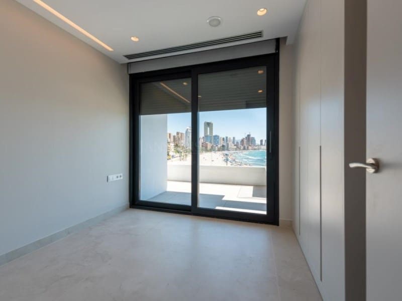 4 soverom Penthouse til salgs i Benidorm med svømmebasseng garasje - € 1 650 000 (Ref: 9078314)