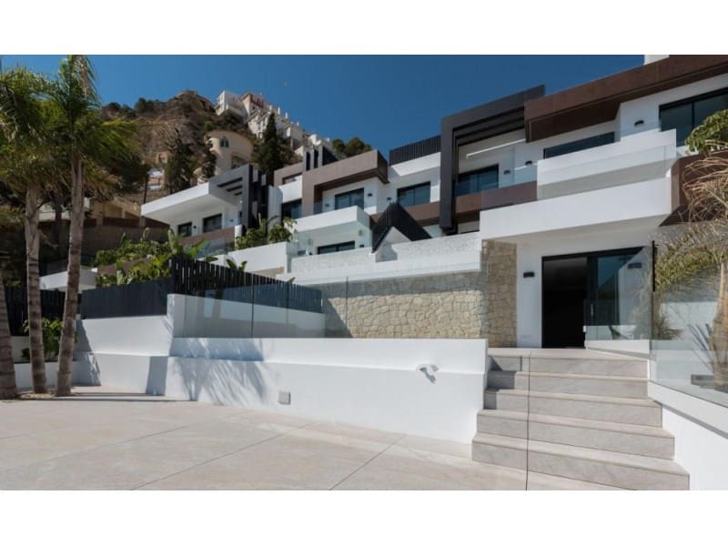 4 soverom Penthouse til salgs i Benidorm med svømmebasseng garasje - € 1 650 000 (Ref: 9078314)