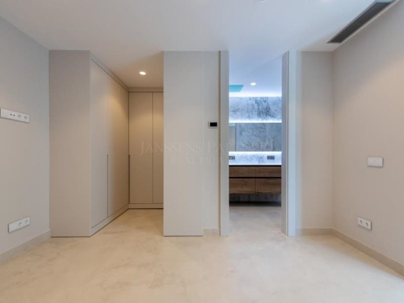 4 soverom Penthouse til salgs i Benidorm med svømmebasseng garasje - € 1 650 000 (Ref: 9078314)