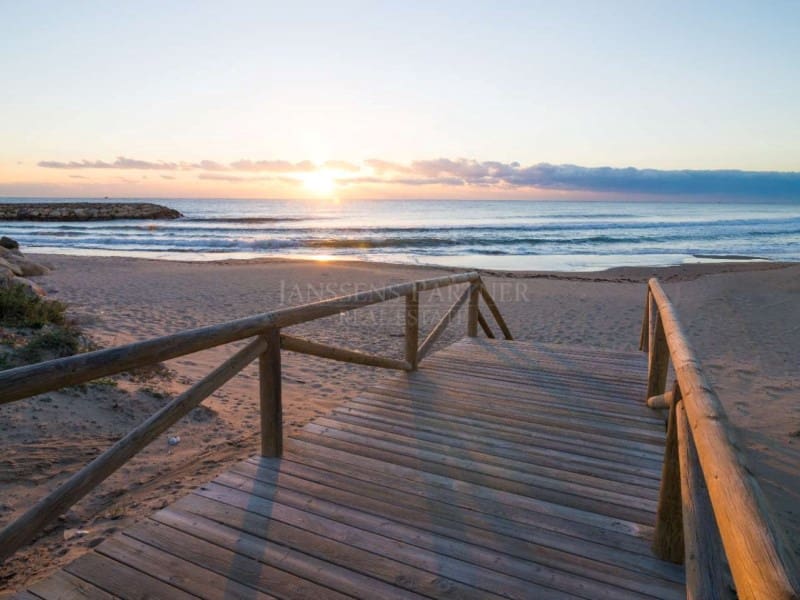 2 bedroom Apartment for sale in Guardamar del Segura with pool - € 259,000 (Ref: 9078321)