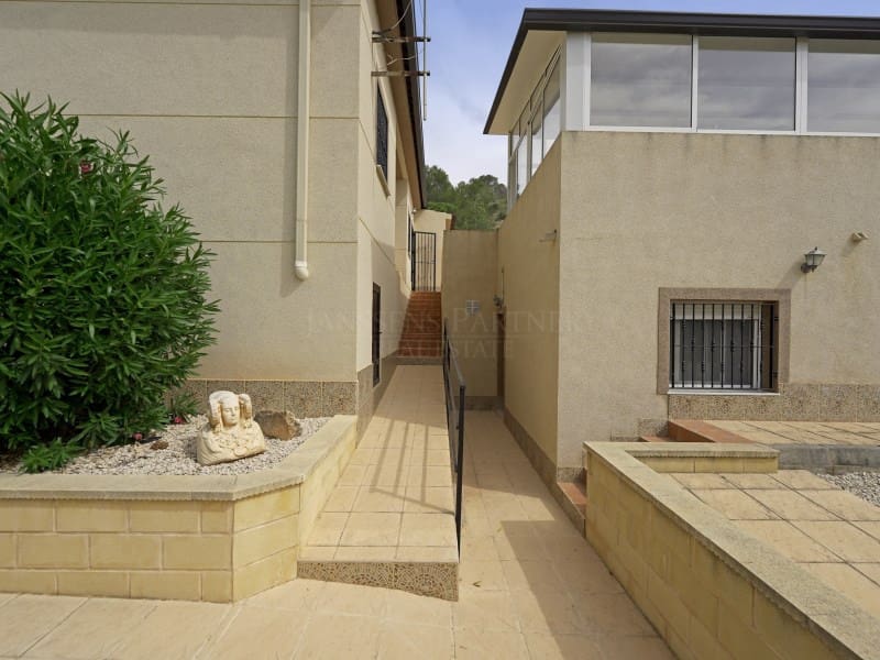 11 bedroom Villa for sale in Hondon de las Nieves - € 850,000 (Ref: 9082593)