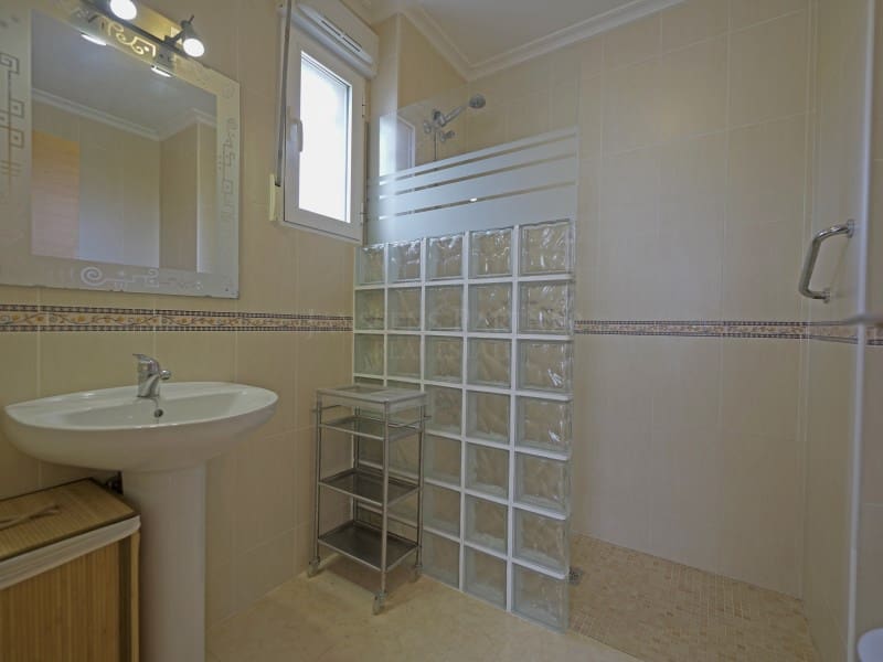 11 bedroom Villa for sale in Hondon de las Nieves - € 850,000 (Ref: 9082593)