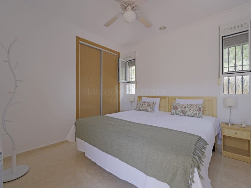 11 bedroom Villa for sale in Hondon de las Nieves - € 850,000 (Ref: 9082593)