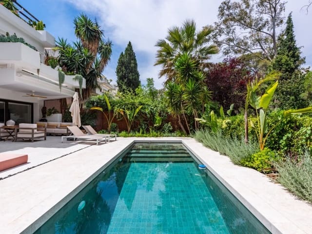 3 sypialnia Apartament na sprzedaż w Lomas De Marbella, Marbella z basenem - 2 300 000 € (Ref: 9095556)