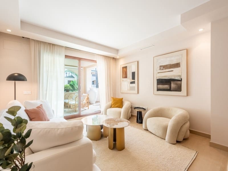 2 chambre Appartement à vendre à Nueva Andalucia avec piscine - 580 000 € (Ref: 9099397)