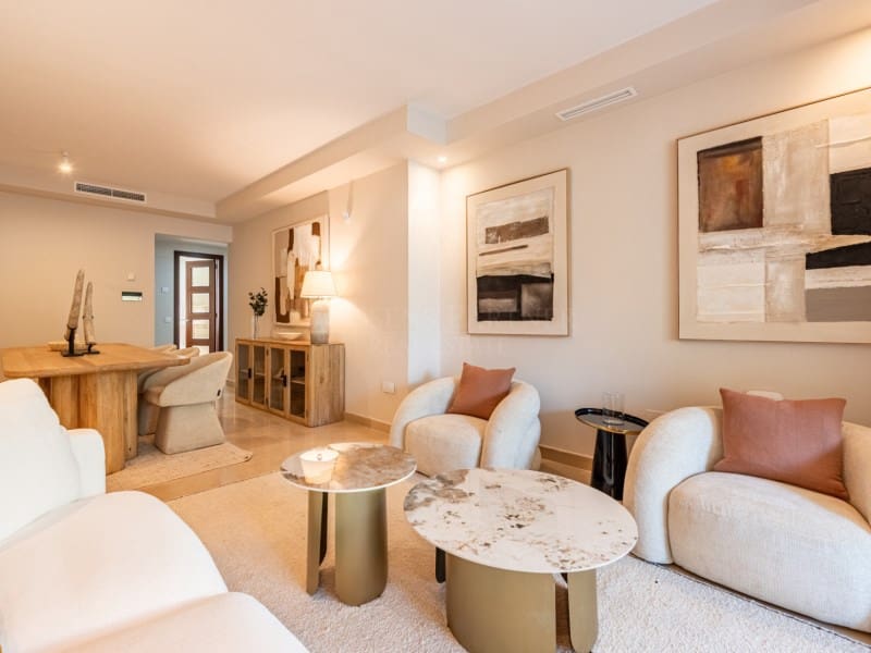 2 bedroom Apartment for sale in Nueva Andalucia with pool - € 580,000 (Ref: 9099397)