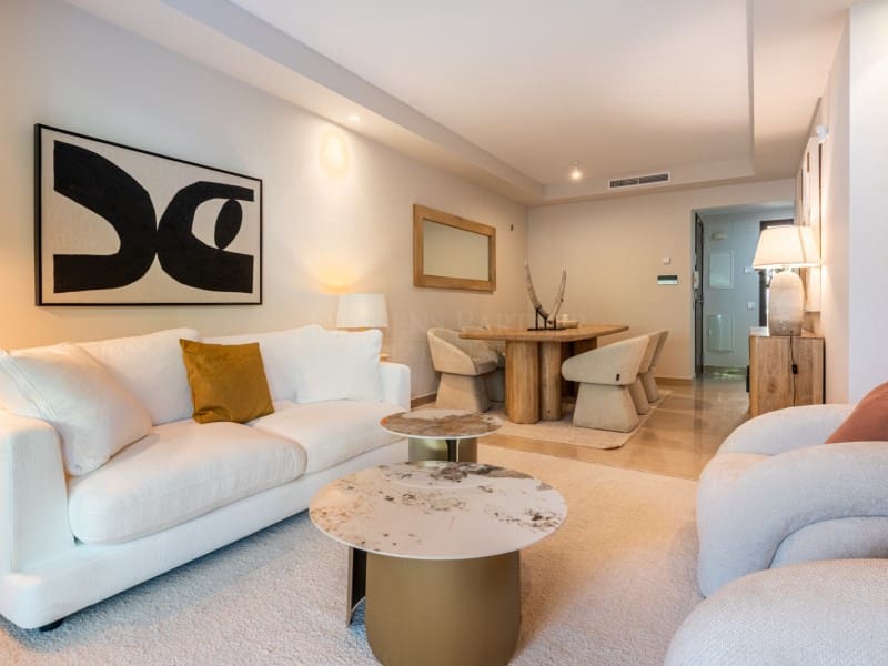 2 bedroom Apartment for sale in Nueva Andalucia with pool - € 580,000 (Ref: 9099397)