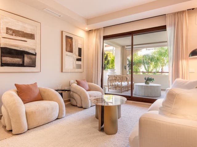 2 chambre Appartement à vendre à Nueva Andalucía Centro, Marbella avec piscine - 580 000 € (Ref: 9099397)