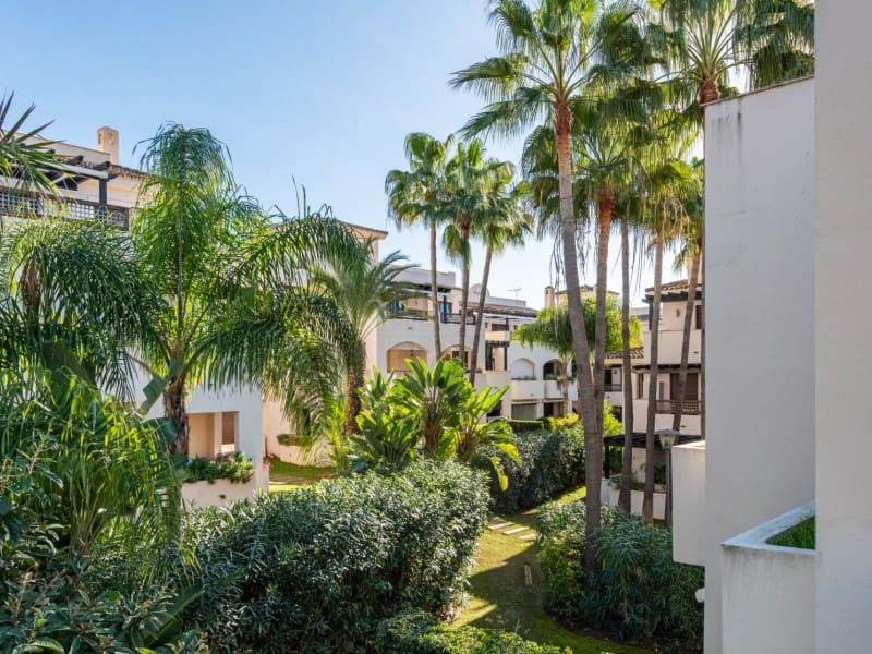 2 bedroom Apartment for sale in Nueva Andalucia with pool - € 580,000 (Ref: 9099397)