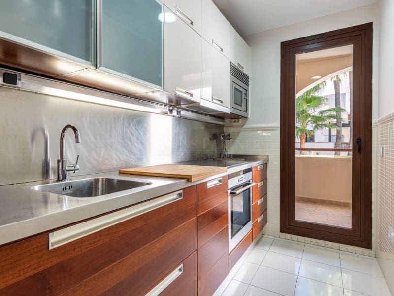 2 makuuhuone Huoneisto myytävänä paikassa Puerto Banus mukana uima-altaan - 589 000 € (Ref: 9099397)