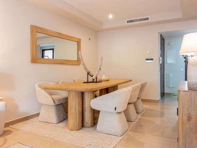 2 soveværelse Lejlighed til salg i Puerto Banus, Marbella med swimmingpool - € 589.000 (Ref: 9099397)