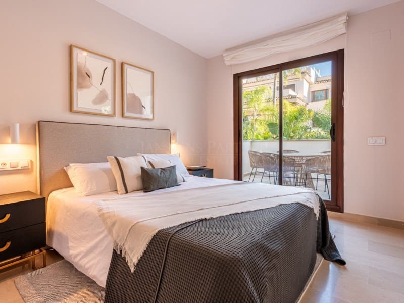 2 makuuhuone Huoneisto myytävänä paikassa Puerto Banus mukana uima-altaan - 589 000 € (Ref: 9099397)