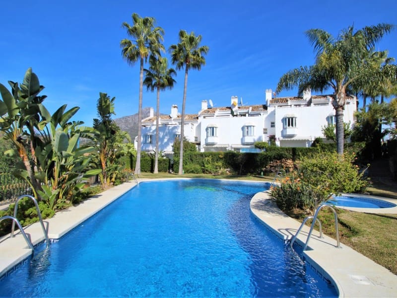 3 soveværelse Byhus til salg i Golden Mile med swimmingpool - € 1.495.000 (Ref: 9099398)