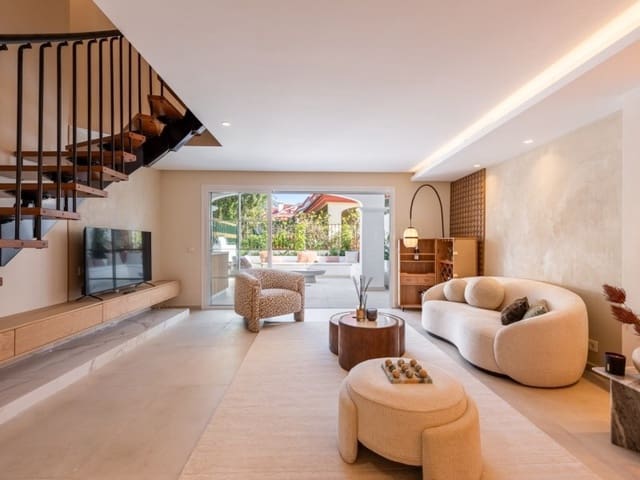 3 chambre Maison de Ville à vendre à Marbella Centro, Marbella avec piscine - 1 495 000 € (Ref: 9099398)