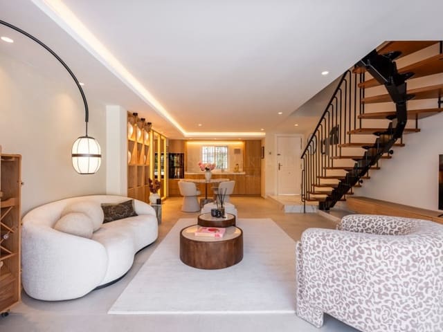 3 chambre Maison de Ville à vendre à Marbella Centro, Marbella avec piscine - 1 495 000 € (Ref: 9099398)