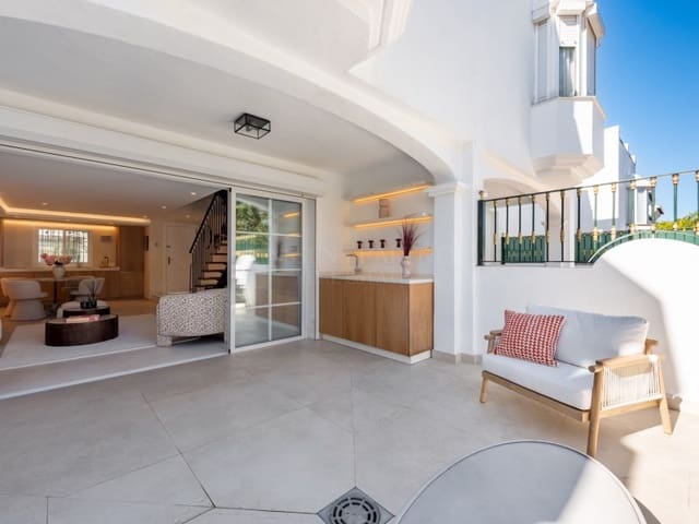 3 chambre Maison de Ville à vendre à Marbella Centro, Marbella avec piscine - 1 495 000 € (Ref: 9099398)
