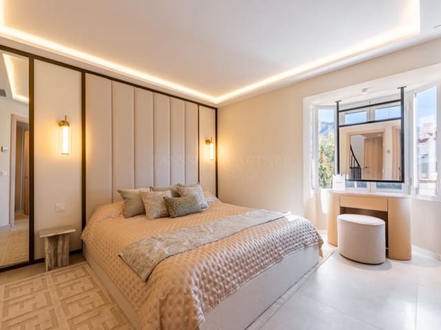 3 chambre Maison de Ville à vendre à Marbella Centro, Marbella avec piscine - 1 495 000 € (Ref: 9099398)