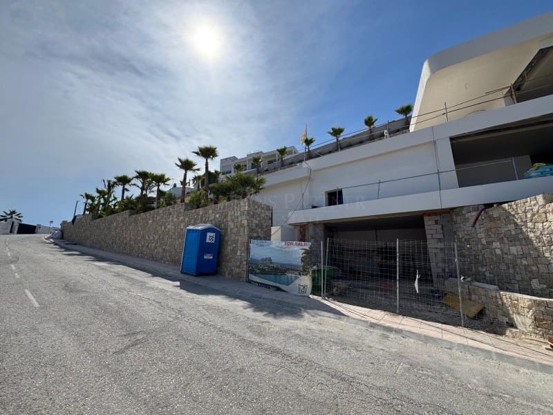 4 bedroom Villa for sale in Benissa with garage - € 3,900,000 (Ref: 9129906)